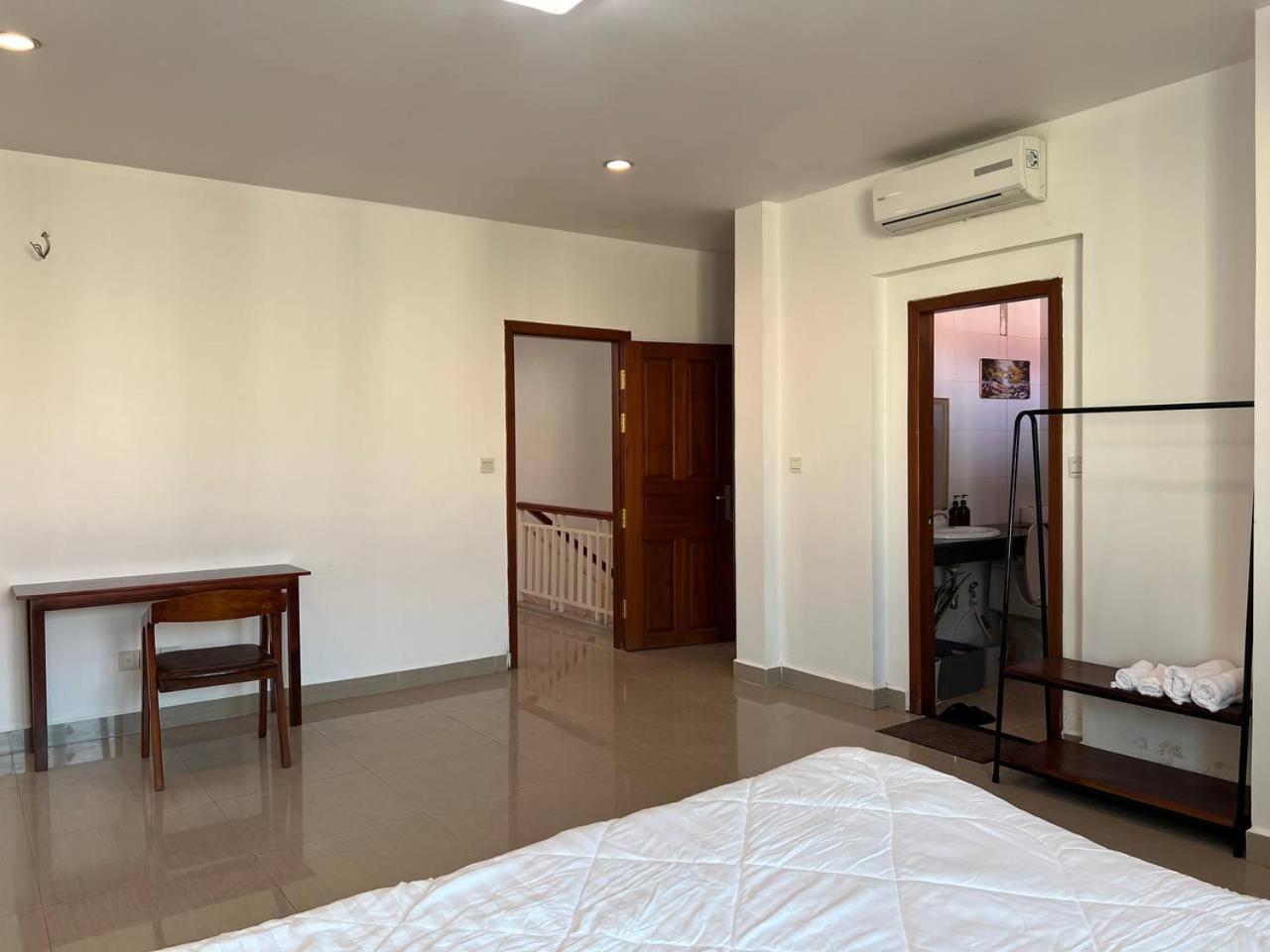 D32 Homestay Near Airport Behind Brown Coffee Airport Phnom-Penh Buitenkant foto