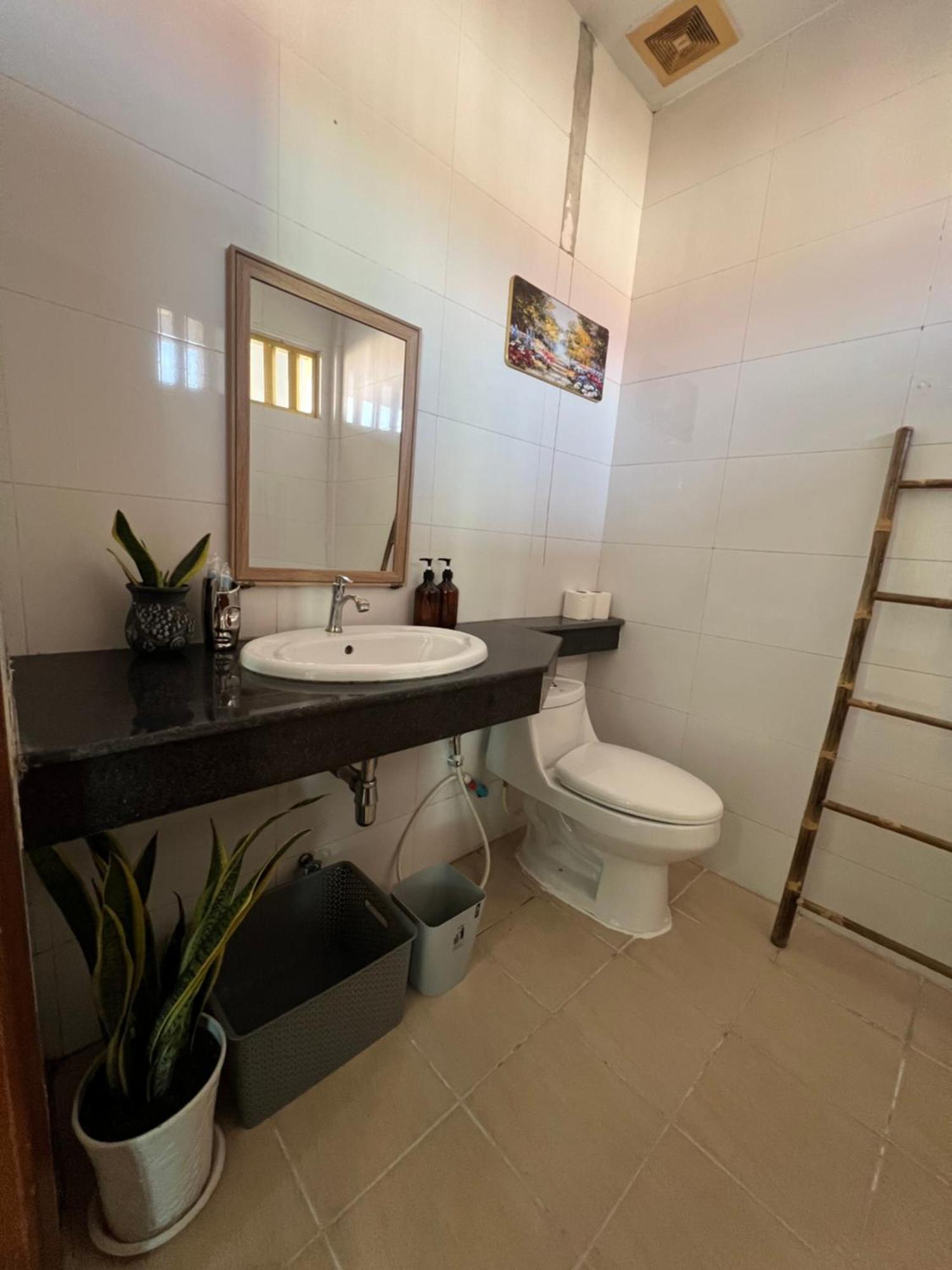 D32 Homestay Near Airport Behind Brown Coffee Airport Phnom-Penh Buitenkant foto