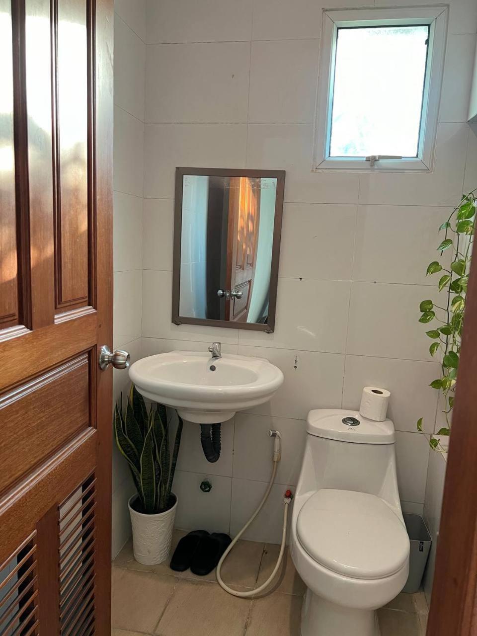 D32 Homestay Near Airport Behind Brown Coffee Airport Phnom-Penh Buitenkant foto